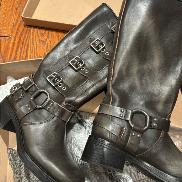 Steve Madden Black Leather Boots for Women - Picture 3 of 10